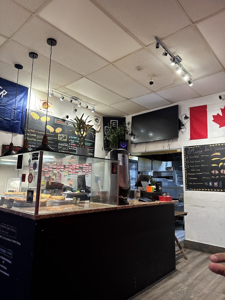 Auntie Jen's Pizzeria